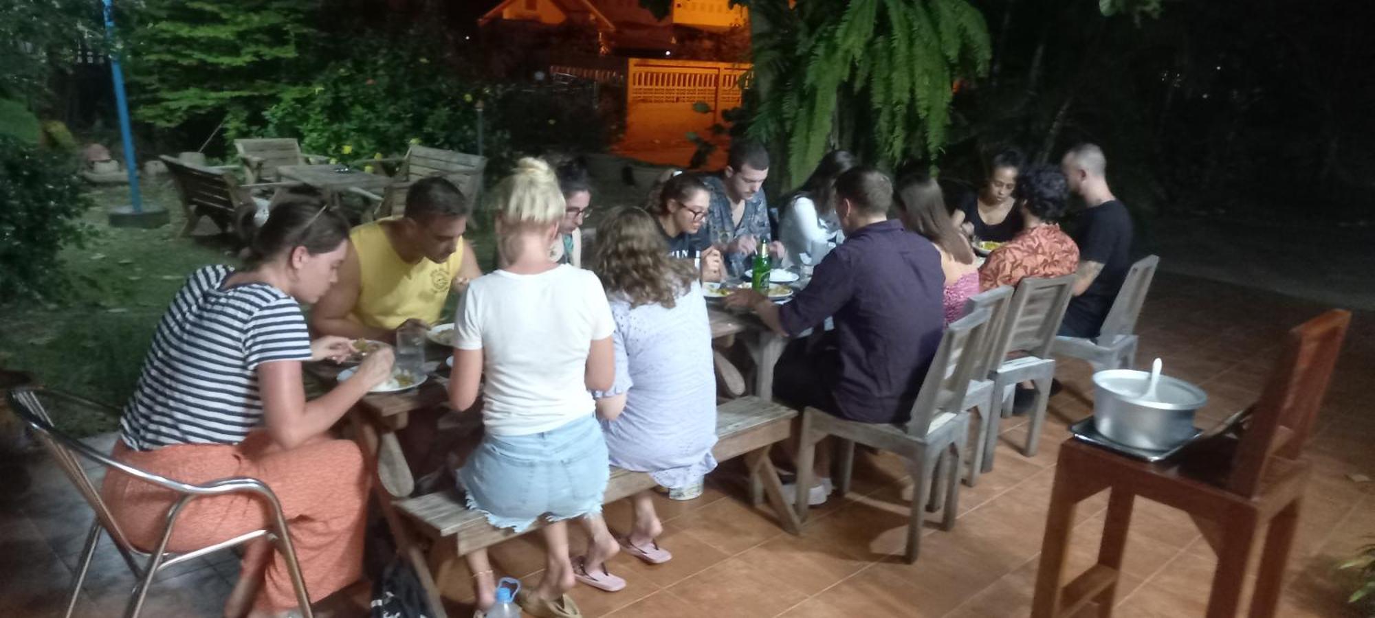 Plus Hostel Ayutthaya Esterno foto