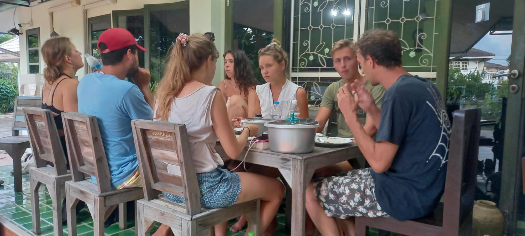 Plus Hostel Ayutthaya Esterno foto