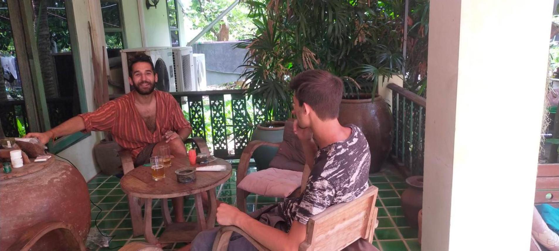 Plus Hostel Ayutthaya Esterno foto